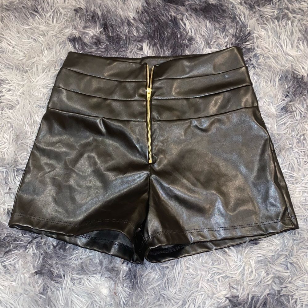 Leather shorts - FASHION NOVA
